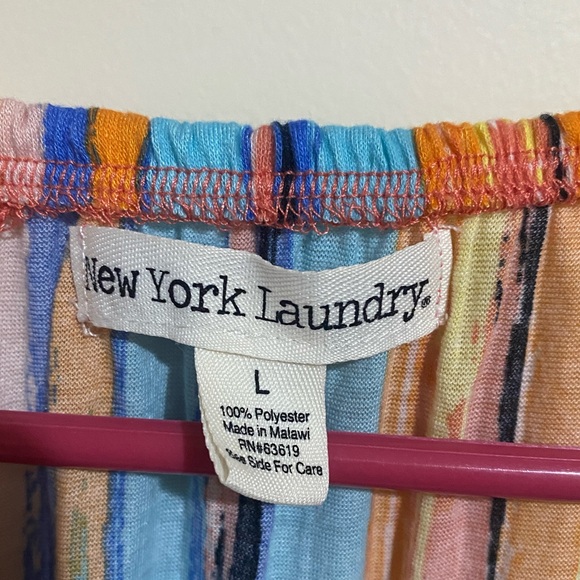 Ladies Size Large Top - Picture 2 of 2